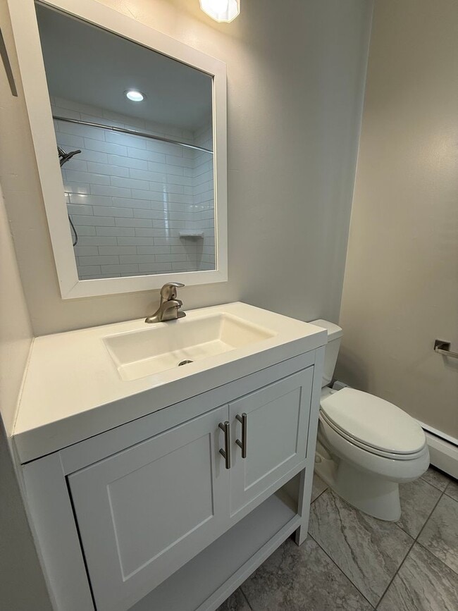 Building Photo - Gorgeous Remodeled 3-Bedroom Home in Lakewood!!