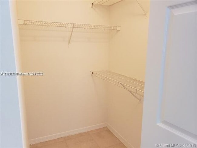 Building Photo - 777 SW 111th Way