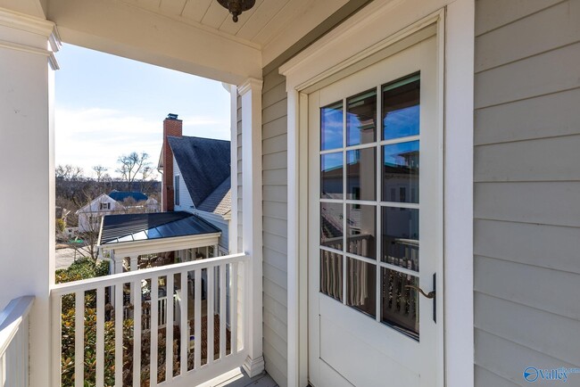 Building Photo - 32 Hillcrest Ave NW