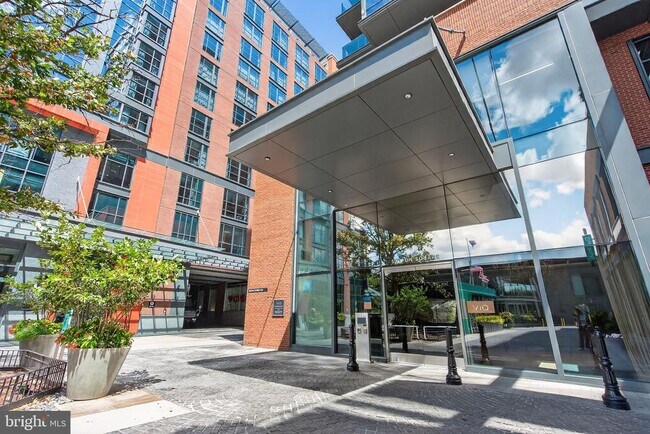 Building Photo - 45 Sutton Square SW