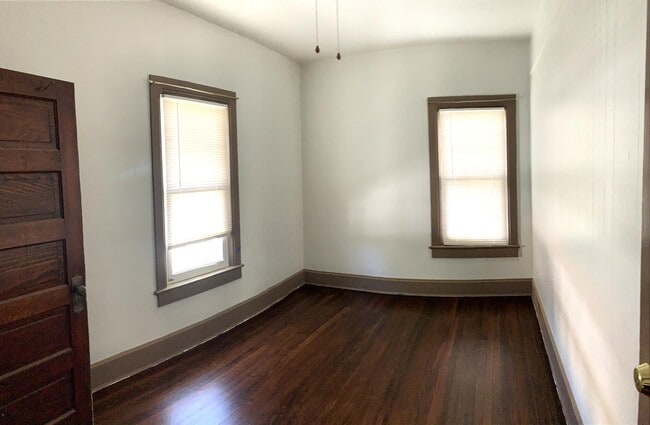 Building Photo - 2115 Ford St