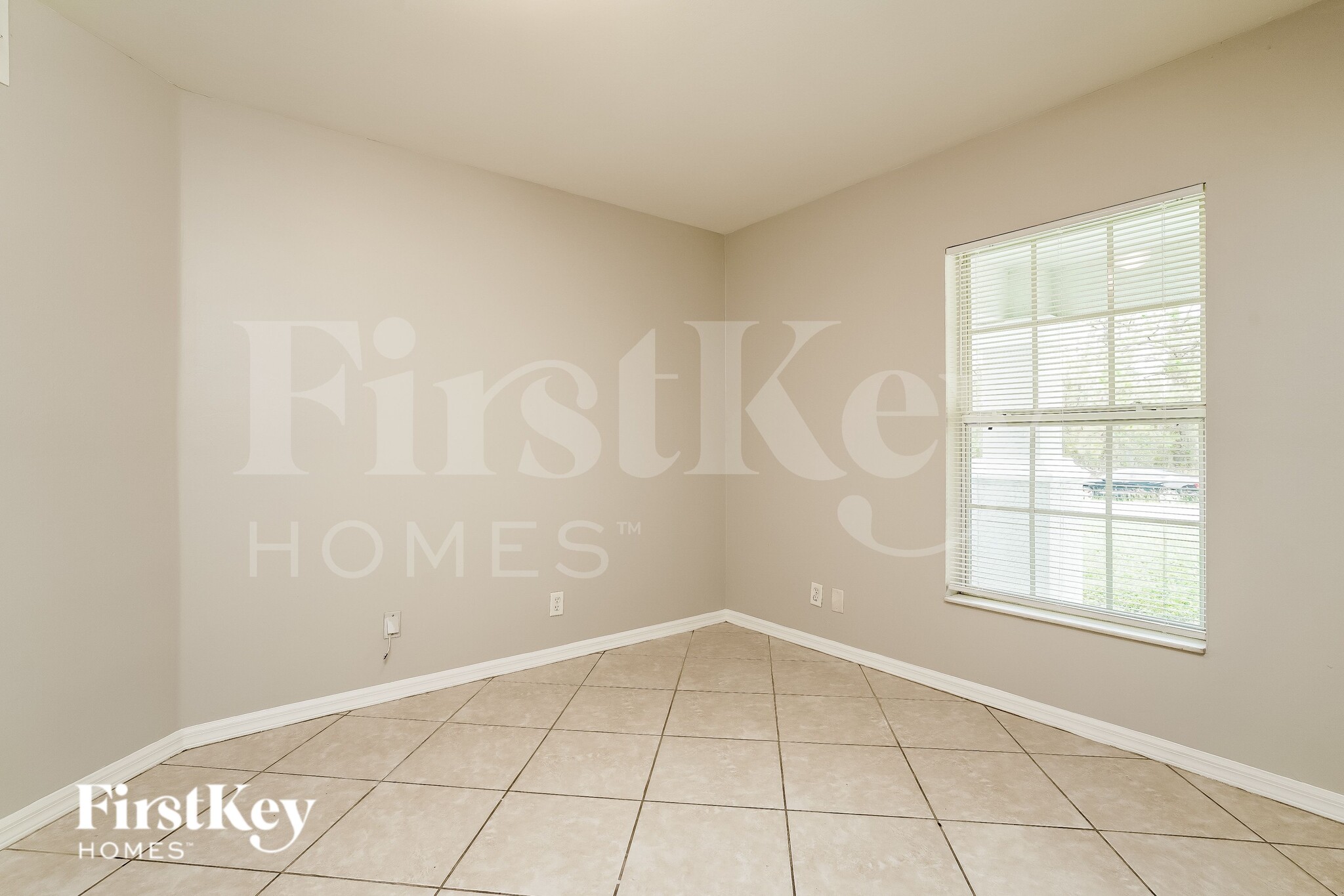 Building Photo - 715 Bennington Dr