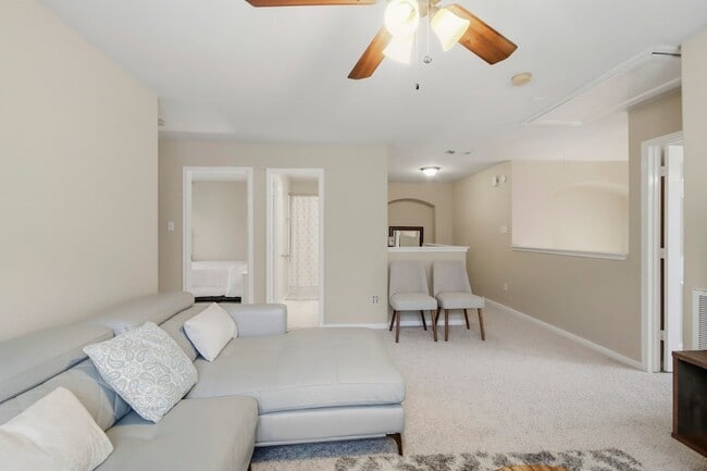 Building Photo - 25450 Barmby Dr