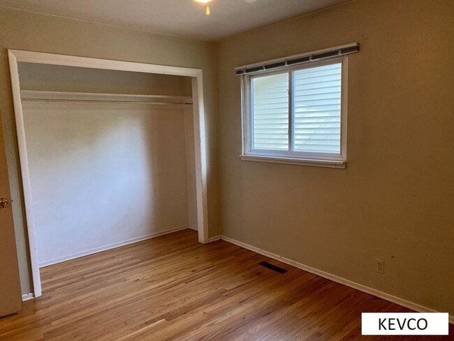 Building Photo - Spacious Home Near CSU!