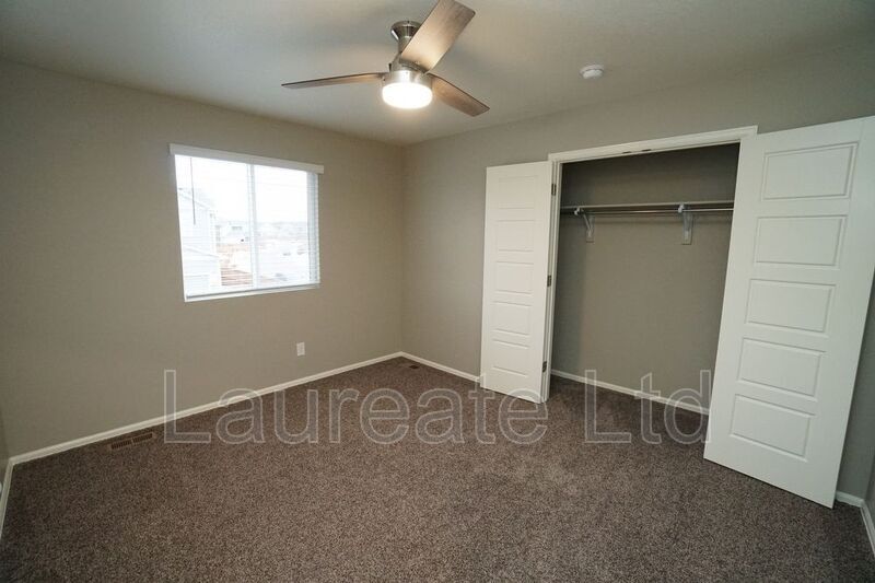 Building Photo - 11755 Lovegrass Dr