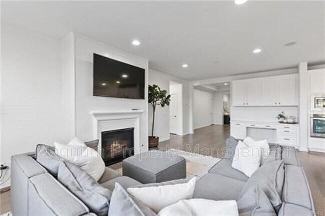 Building Photo - 31650 Sweetwater Cir