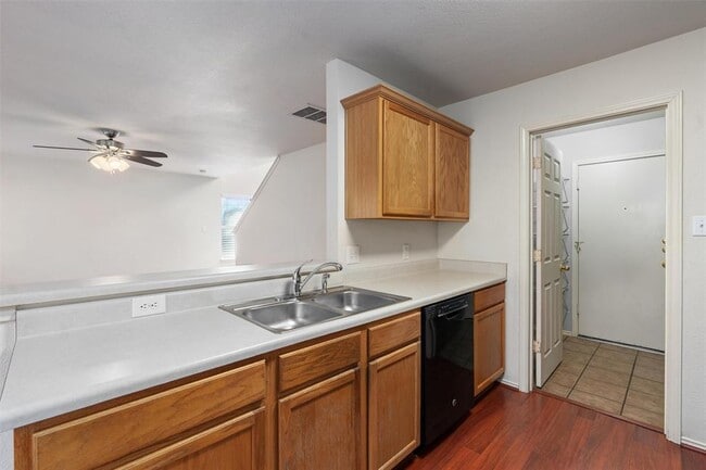 Building Photo - 1305 Caras Cv