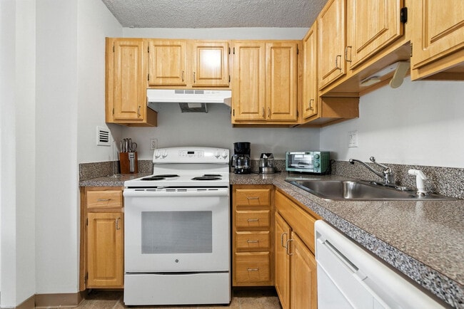 Building Photo - 1711 Bellevue Ave
