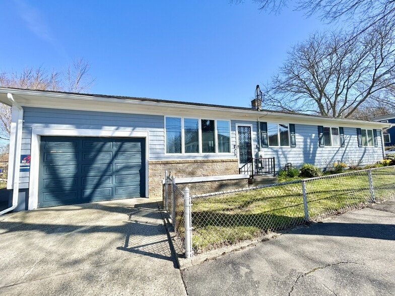 Garage and side door entrance - 36 Foxhill Ave
