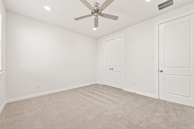 Building Photo - 3223 Loam Ln