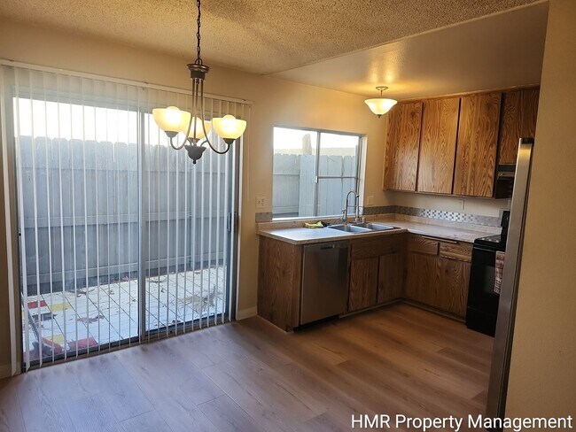 Building Photo - 2 Bed / 2 Bath Condo Near Claremont Village