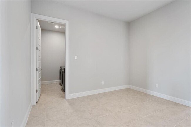 Building Photo - 600 C-Bar Ranch Trl