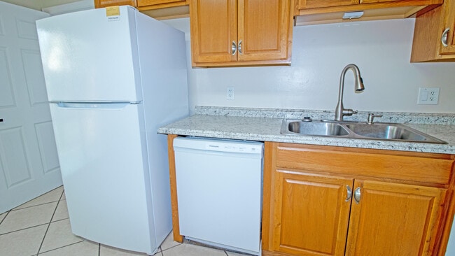 Building Photo - 8757 SE Hobe Ridge Ave