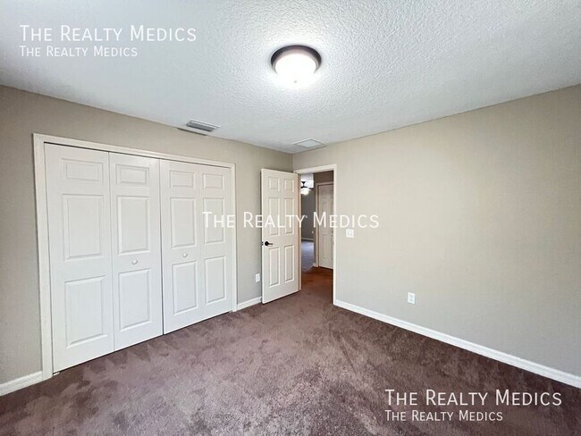 Building Photo - 36 Malauka Run Dr