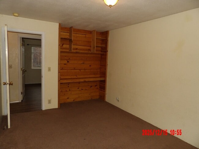 Building Photo - 3 Bedroom Duplex