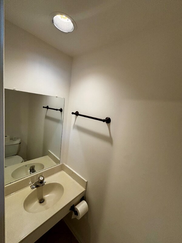 Building Photo - 5 Hawk Run Ct