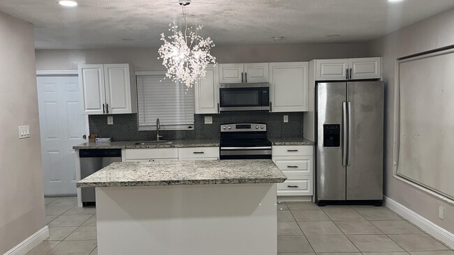 Building Photo - 2001 NE 2nd Terrace