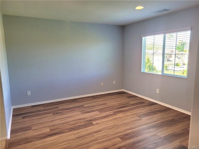 Building Photo - 40955 Belleray Ave