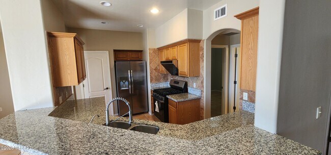 Building Photo - 5453 N Little River Ln