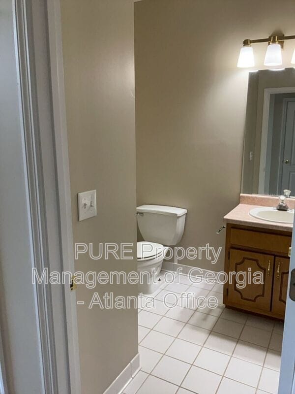 Building Photo - 3213 Southridge