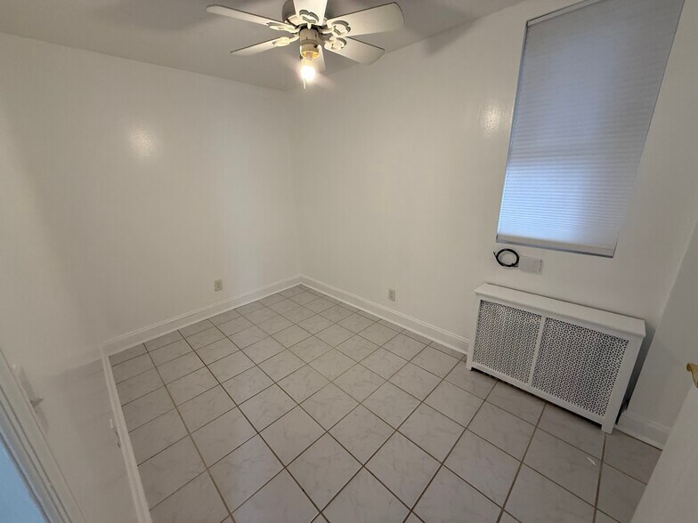 Building Photo - 1115 11th St