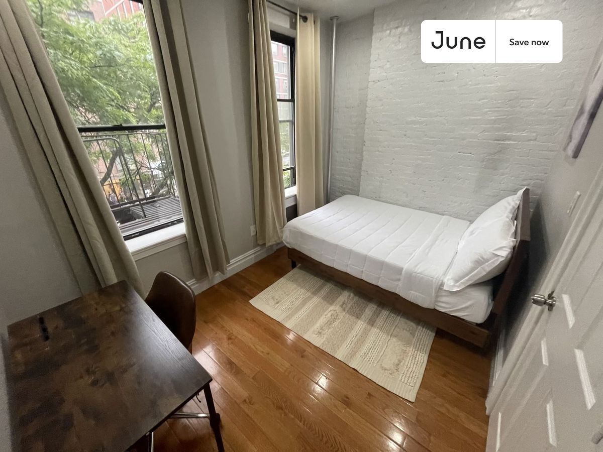 Building Photo - 826 Ninth Ave