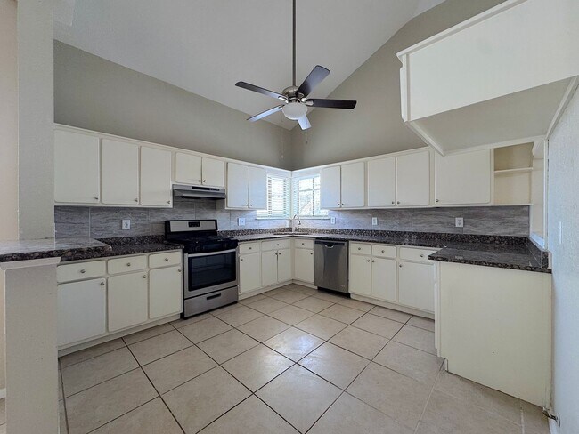 Building Photo - 1605 Cezanne Cir