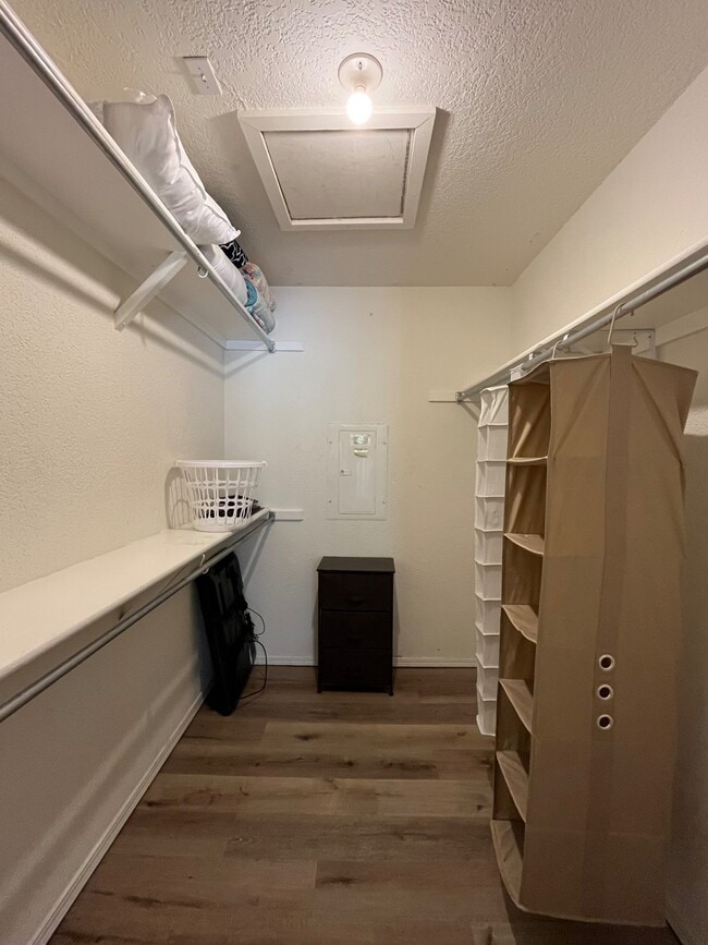 Building Photo - 3200 W Britton Rd