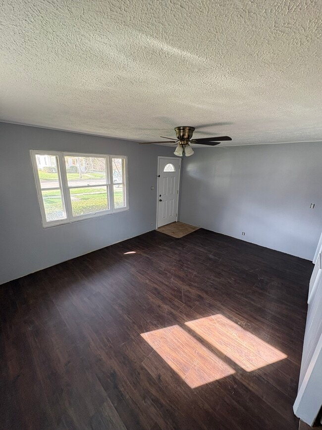 Building Photo - 313 E North St