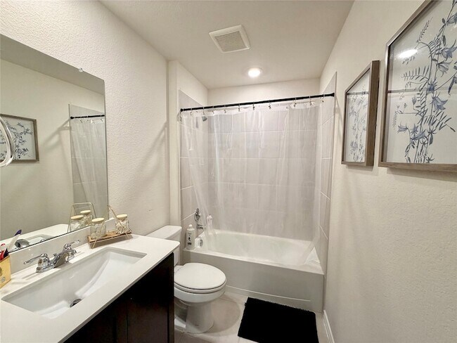 Building Photo - 7416 Raynor Pl