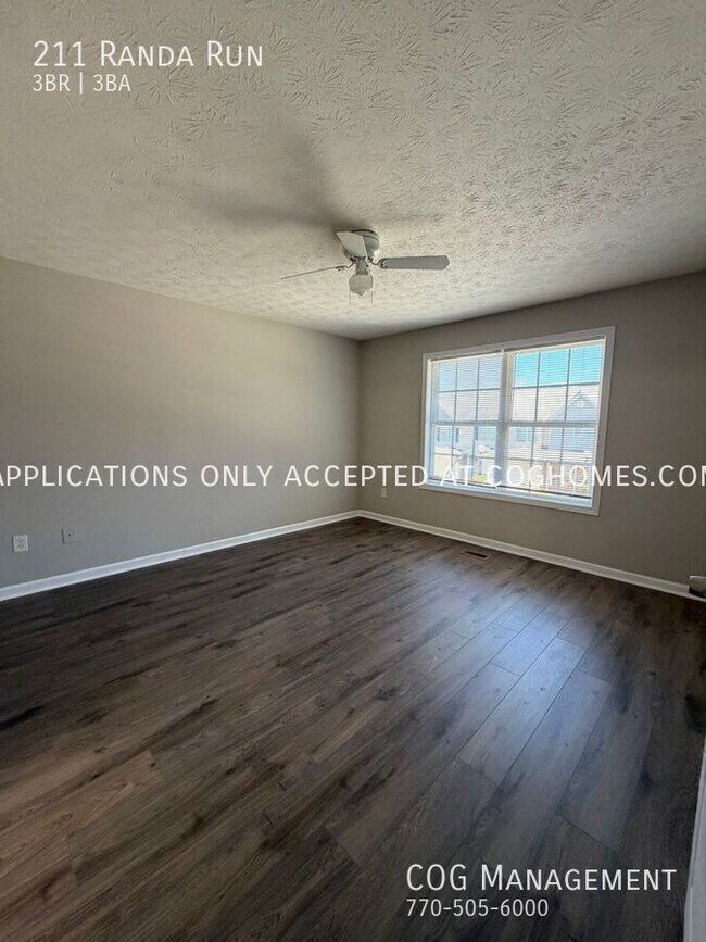 Building Photo - 211 Randa Run