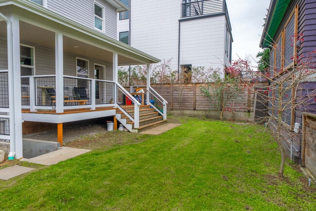 Building Photo - 957 NW 64th St