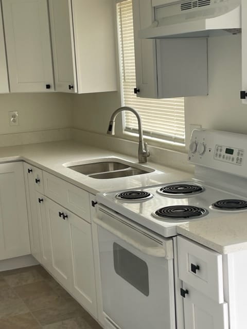 Building Photo - 3514 Bougainvillea Dr