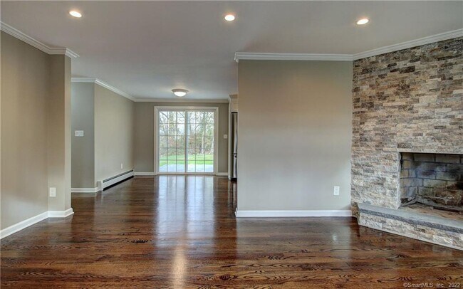 Building Photo - 29 Horseshoe Dr
