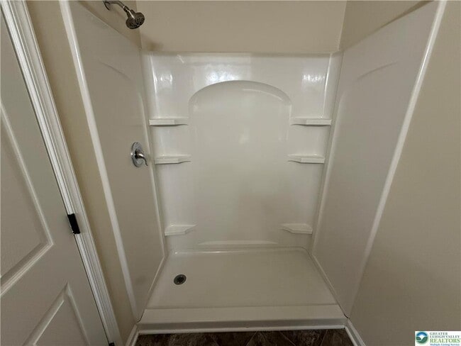 Building Photo - 629 Linden St