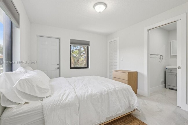 Building Photo - 17003 SW 107th Pl