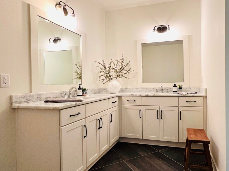 Primary Suite Bathroom - 3509A Sanford Ave