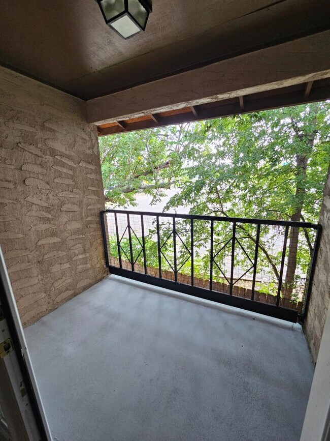 Building Photo - 2708 Windswept Cove