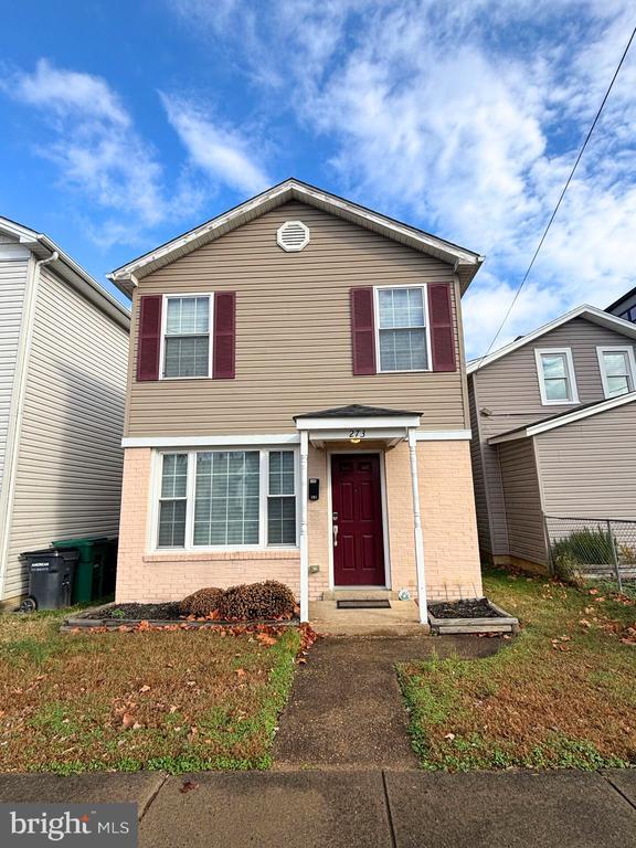 Building Photo - 273 4th Ave