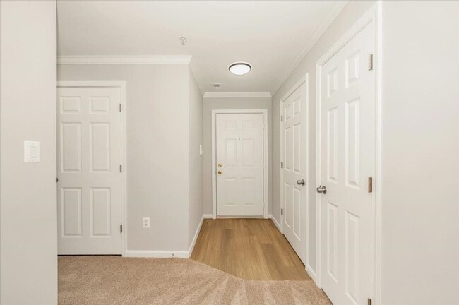 Building Photo - Wonderful Condo For Lease