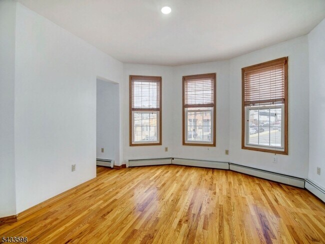 Building Photo - 921 Paterson Plank Rd