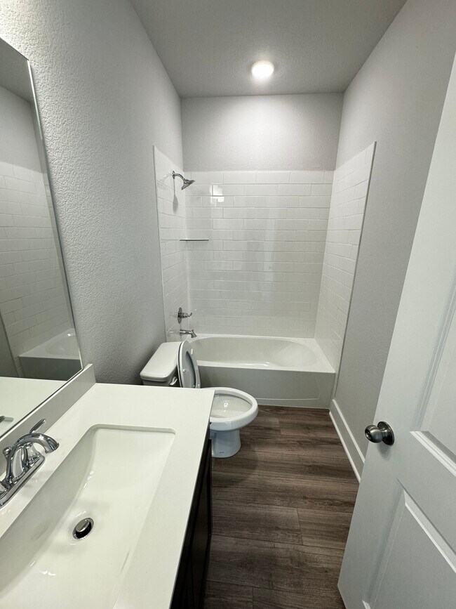 Building Photo - 2701 Painted Trl