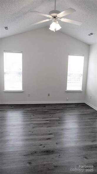 Building Photo - 2309 Ivy Run Dr