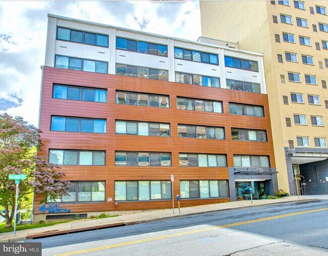 Building Photo - 700 Roeder Rd