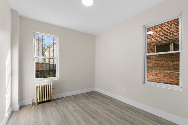 Building Photo - 165 Van Nostrand Ave