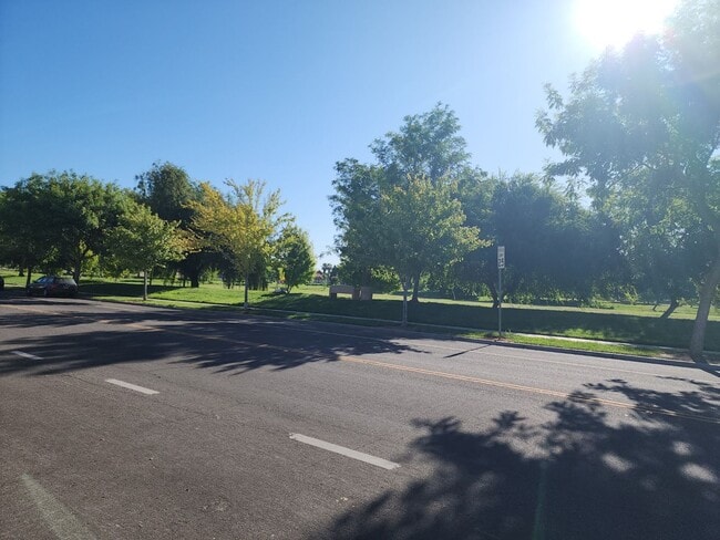 Building Photo - Turlock 4 Bedroom 2 bathroom home Near Chr...