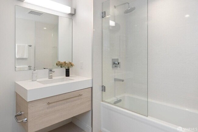 Building Photo - 601 Grove St