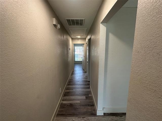 Building Photo - 1581 Glenmore Dr