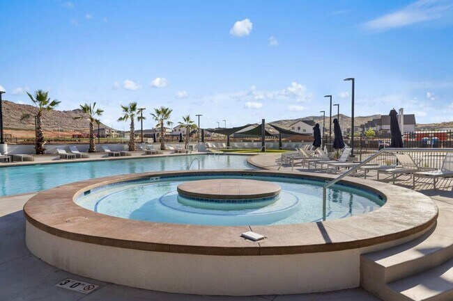 Building Photo - Modern and New 3 Bedroom Townhome in Long ...