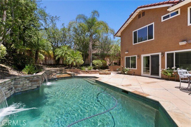 Building Photo - 28501 El Sur